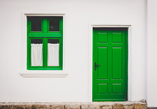 casa-porta-janela-cortina.jpeg